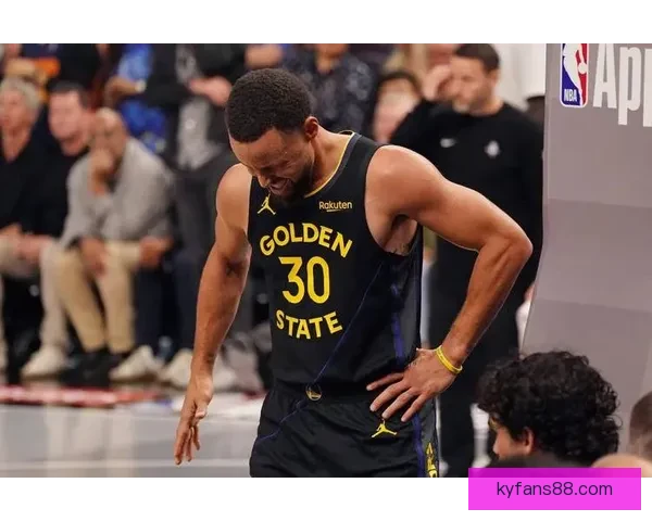 勇士官方：库里完成全队对抗训练 本周末将进行伤情重新评估